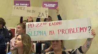 Zwolennicy nocnego zakazu sprzedaży alkoholu na sesji Rady Warszawy