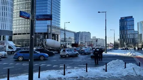 Sople spadają z budynku Warsaw Spire