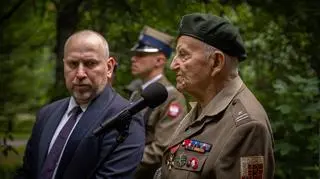 Po prawej powstaniec warszawski mjr Jakub Nowakowski ps. "Tomek"