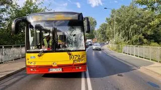 Wypadek z udziałem autobusu i rowerzysty