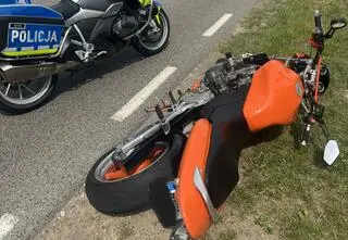 Policjanci ścigali motocyklistę przez 20 kilometrów. 17-latek nie miał prawa jazdy