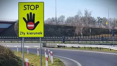 73-latek jechał ciągnikiem pod prąd (zdj. ilustracyjne)