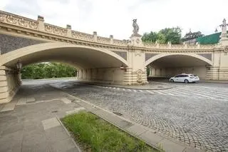 Ulica Karowa i wiadukt Markiewicza