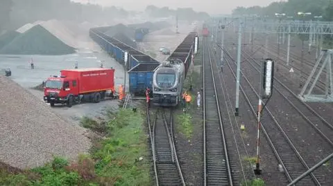 Zderzenie pociągów towarowych. "Lokomotywa uderzyła w wagon"