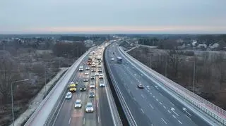 Wjechał w bariery na S2