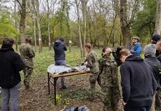 Poznali zasady survivalu. "To może się przydać każdemu"