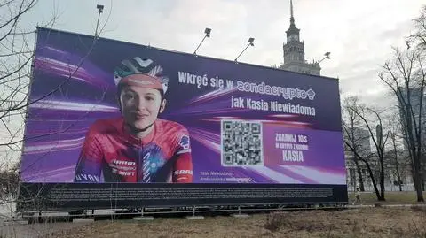 Reklama gigant w centrum Warszawy. Ratusz: niezgodna z prawem. Właściciel: w pełni legalna