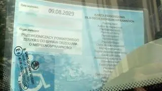 Straż miejska zatrzymała kierowców z podrobionymi kartami parkingowymi