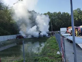 Pożar samochodu elektrycznego w Markach 