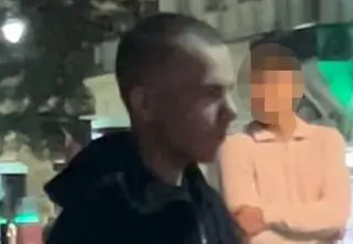 Hulajnogą wjechał w wózek z niemowlakiem. Szukają go