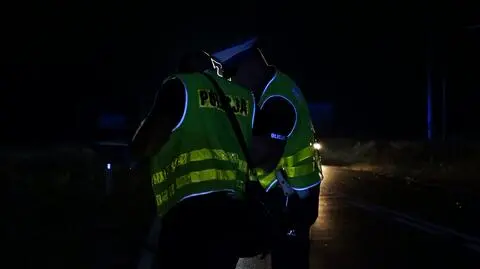Auto wbiło się w autobus. Nie żyje 18-letni kierowca