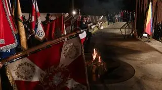 Uroczystość rozpalenia Ognia Pamięci na Kopcu Powstania Warszawskiego