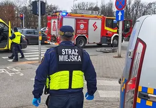 Leżał na jezdni w kałuży krwi