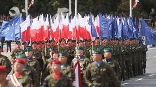 Defilada z okazji Święta Wojska Polskiego na Wisłostradzie