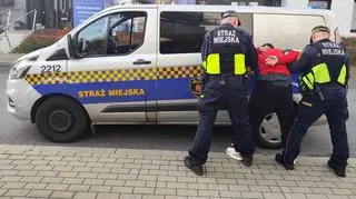 Interwencja straży miejskiej w Wilanowie
