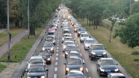 W popołudniowym szczycie Warszawa znów sparaliżowana
