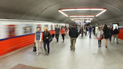 Koniec metra nocą. Kursy tylko do końca ferii