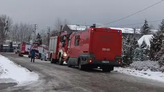 Samochód ciężarowy zjechał do rowu