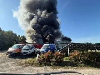 Pożar hali w miejscowości Bramki 