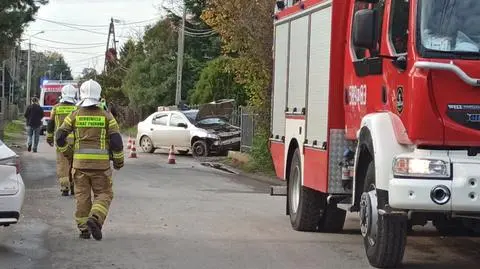 Wpadł w poślizg, uderzył w matkę z małym dzieckiem