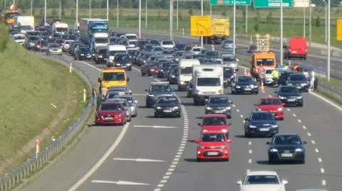 Dwie kolizje obok siebie, prace drogowe. Trudny poranek na S2