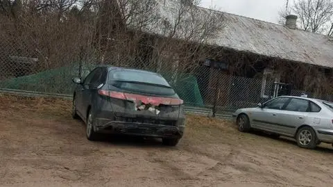 "Uderzył w policyjny radiowóz, a następnie gwałtownie przyśpieszył i rozpoczął ucieczkę"