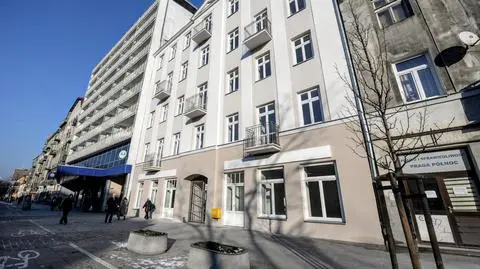 Przez reprywatyzację stracili dach nad głową. Zamieszkają w tej kamienicy
