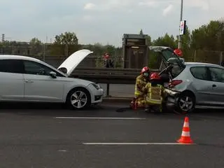 Kolizja trzech aut w Alejach Jerozolimskich