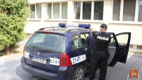 Upił się i złamał żonie rękę drewnianym kijem