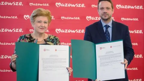 Rafał Trzaskowski i Elżbieta Lanc z podpisaną deklaracją współpracy