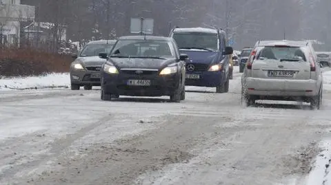 Ulice białe i śliskie.  "W ogóle nie da się jeździć"