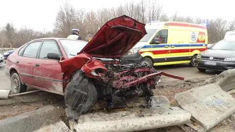 Uciekał przed policją, rozbił trzy auta, wydmuchał trzy promile