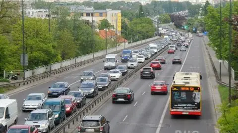 Cztery samochody zderzyły się na Trasie Łazienkowskiej 