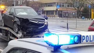 Zderzenie dwóch aut na Ochocie