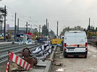 Służby pracują na ulicy Annopol