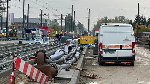 Służby pracują na ulicy Annopol