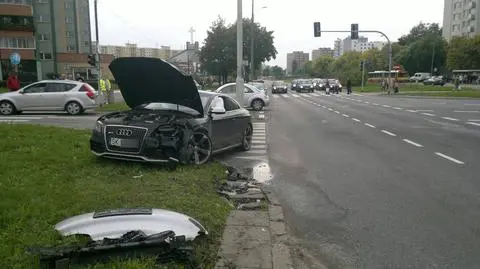 Sportowe audi rozbiło się na Targówku