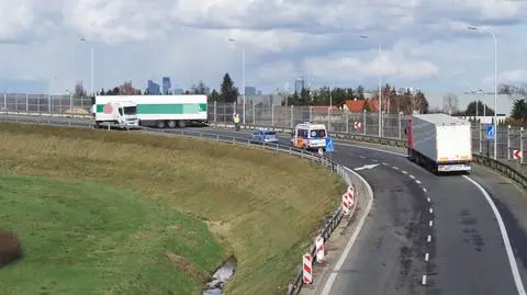 Węzeł Opacz: ciężarówka stanęła w poprzek trasy