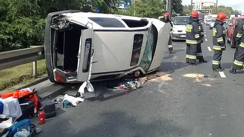 Volkswagen dachował na Słowackiego