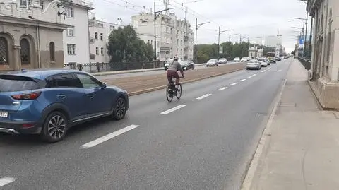 Buspas na środek, rowery do krawężnika. Będą zmiany na moście Poniatowskiego