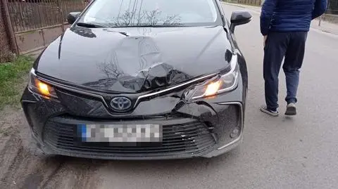 Auto zderzyło się z dwiema sarnami