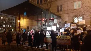 Protest przed urzędem dzielnicy Praga Północ