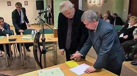 Czy radny może głosować na siebie? Wojewoda uważa, że tak
