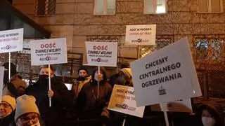 Protest przed urzędem dzielnicy Praga Północ