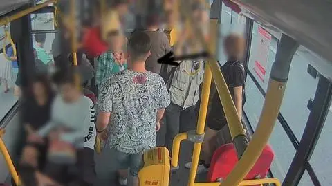 Zerwał kobiecie łańcuszek w autobusie