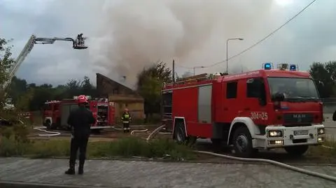 Na Prądzyńskiego spłonął pustostan