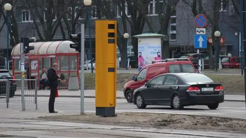 Nowe fotoradary już działają. "Łapią" wjeżdżających na czerwonym