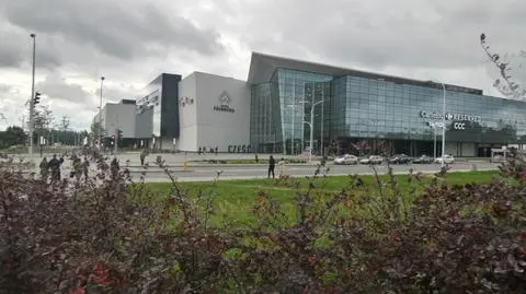 Pierwsza od dekady duża galeria otwarta. Odnotowano już pierwsze kradzieże