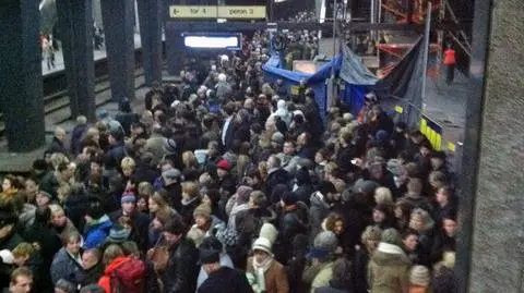 Tłok na dworcu Centralnym