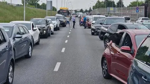 Zderzenie pięciu samochodów na Wale Miedzeszyńskim